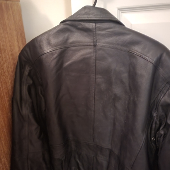 Leather jacket - Picture 2 of 3